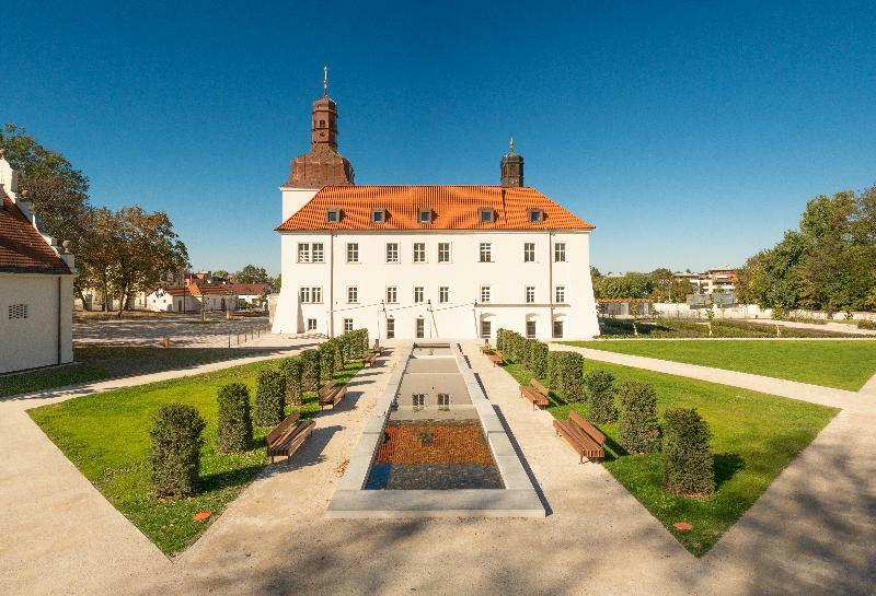 Chateau Clara Futura Dolni Brezany Exterior photo